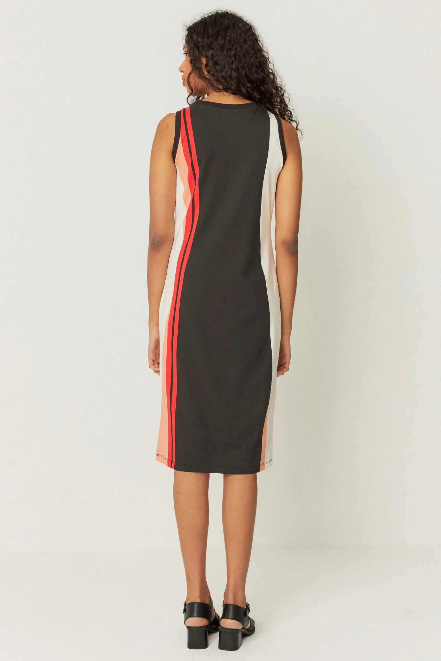 SKFK ROBE MAIKA-GOTS- Robes
